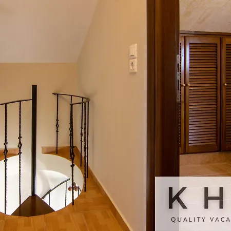 Harmony In Lourdata * Livathos (Kefalonia)