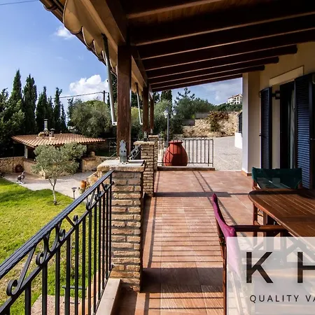 Case de vacanță Harmony In Lourdata *